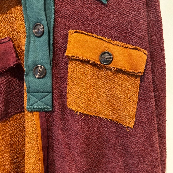 Cropped Collared Sweater - Picture 3 of 5